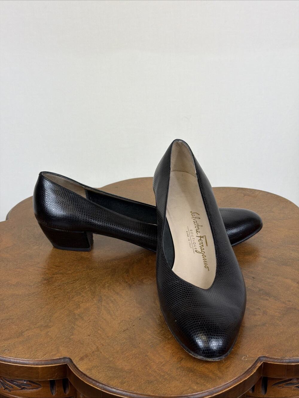 Vintage 90's Salvatore Ferragamo Black Kitten Heel Dress Shoe Womens Size 10.5